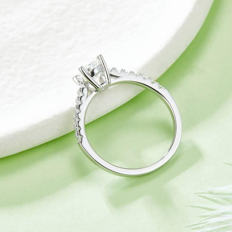 微镶蛋形S925银镀白金MoissaniteWomen's Ring1.0ctD级